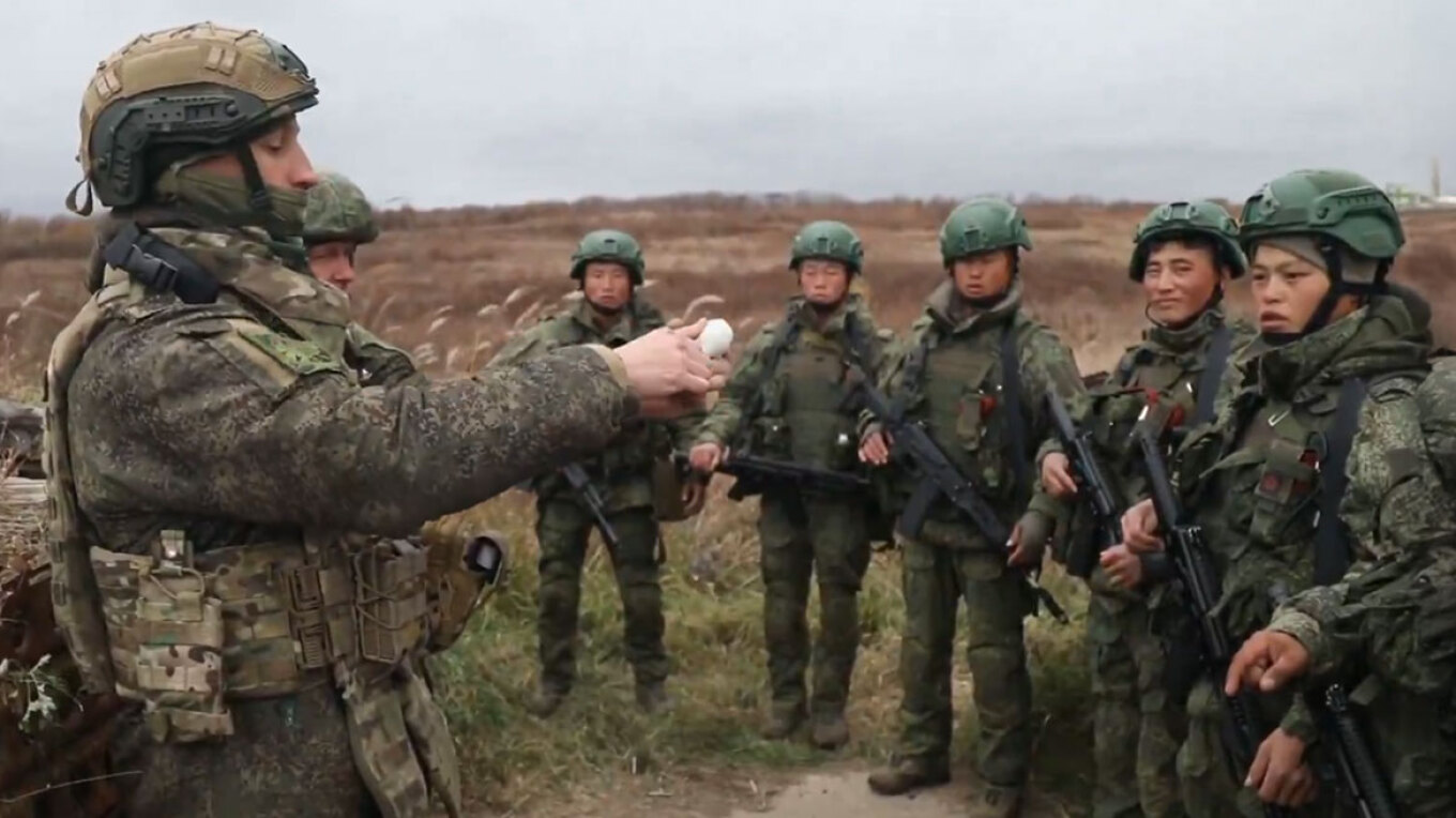 Të pajisura me mjete moderne dhe robotë  çminuesit e Koresë së Veriut vendosen në rajonin rus të Kurskut