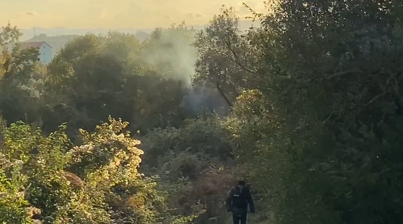 VIDEO/ Ekzekutimi i Gilmando Danit, autorët dogjën makinën 3 minuta larg komisariatit të Fushë Krujës. Mister si arritën të kalonin disa postblloqe nga Rinasi drejt fshatit Halil