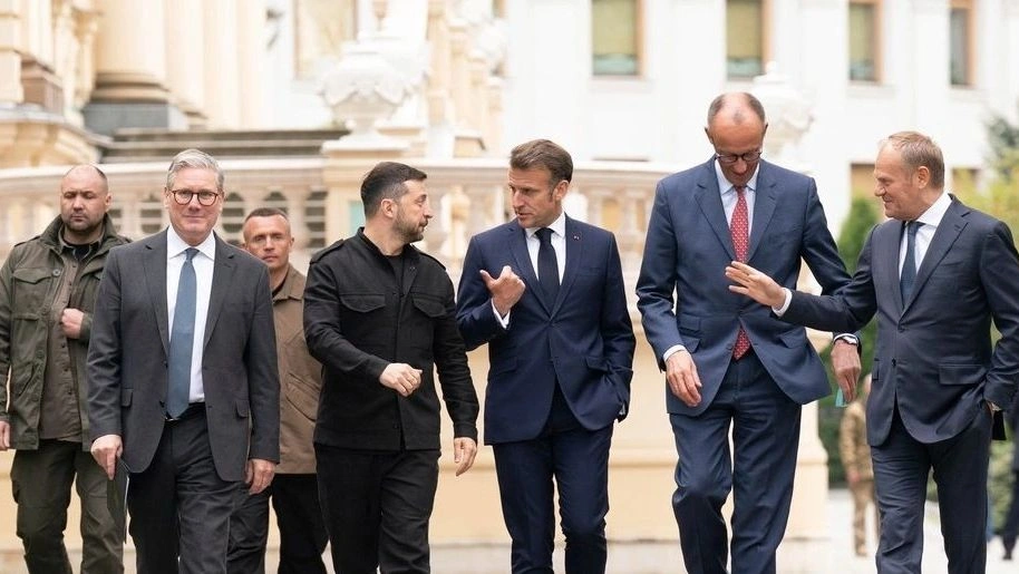 Ethe diplomatike pas ultimatumit të Trump për Ukrainën  Zelensky zhvillon telefonata të njëpasnjëshme me Merz  Macron dhe Str   