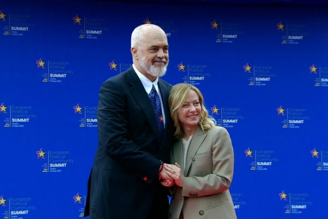 Riunione Della ComunitÀ Politica Europea