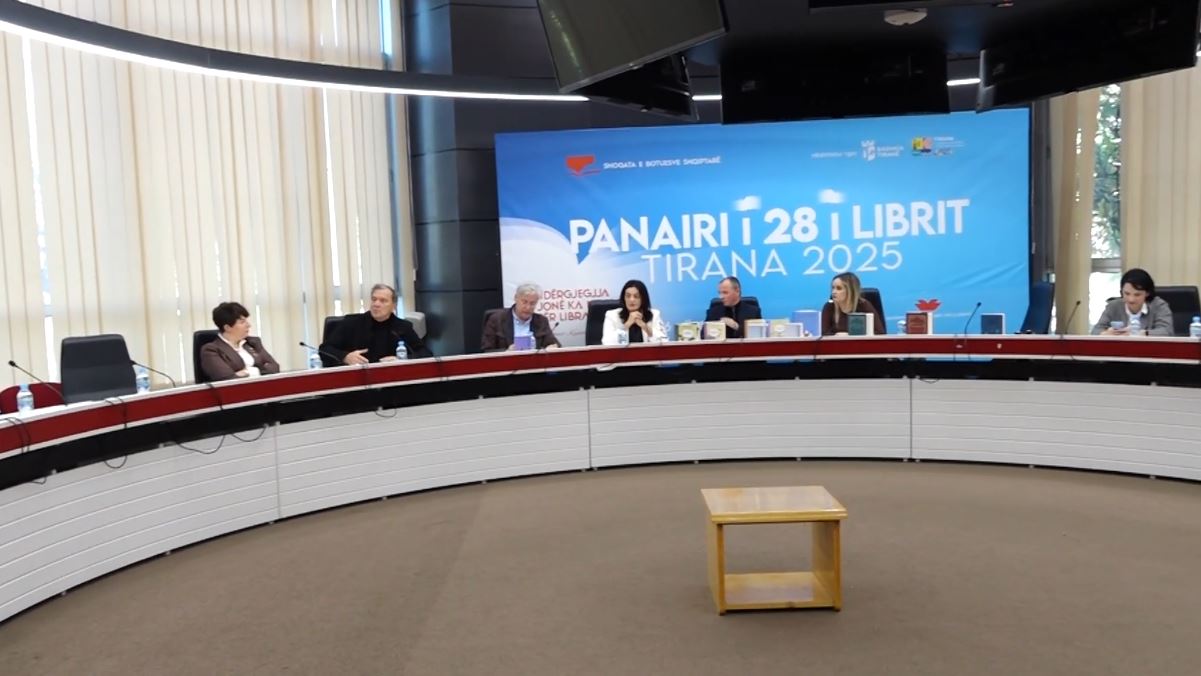 Përkthimi i klasikëve  nevoja që lind nga censura komuniste dhe zhvillimi i gjuhës