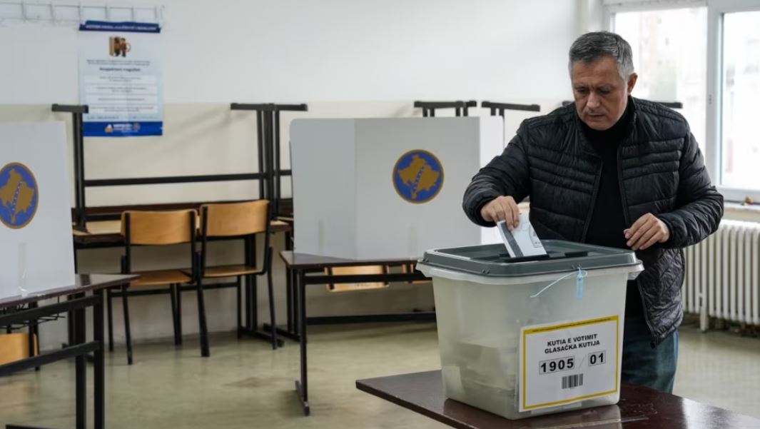 Kosovë  zgjedhjet vendore në 18 komuna  Përparim Rama i LDK së shpall fitoren në Prishtinë  Dalin rezultatet e para në disa qytete