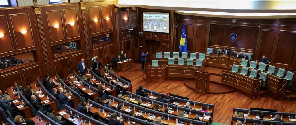   Kryeneçësia  e partive politike lë Kosovën pa qeveri   analiza e DW  Diskutimet për kabinetin e ri në vend   