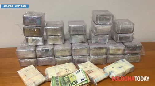 Shkatërrohet banda e drogës në Itali  arrestohet tre shqiptarë  Sekuestrohet hashash dhe para chash