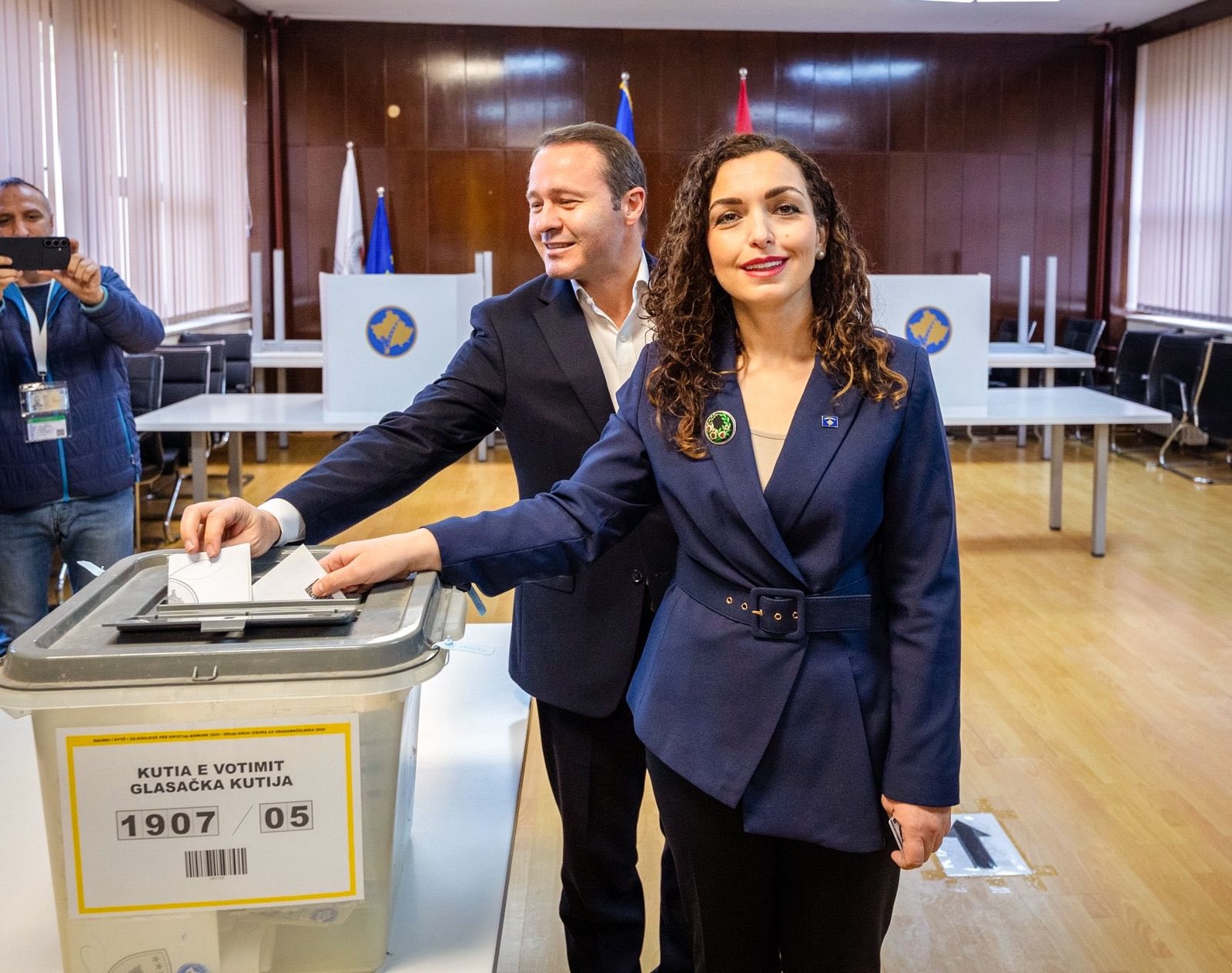 Balotazhi në 18 komuna në Kosovë  Osmani  Të dalim sa më shumë e të votojmë për katër vjet më të mira  për demokracinë tonë