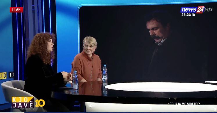 gruaja-me-sirtare-bako-ne-nje-produkt-artistik-ka-gjera-qe-duhet-t-i-vrasesh-marjanaku-dy-vajza-me-erdhen-ne-skene-dhe