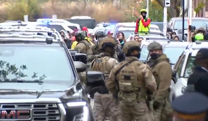 SHBA  Të shtëna me armë zjarri ndaj agjentëve të emigracionit në Çikago  autori në kërkim