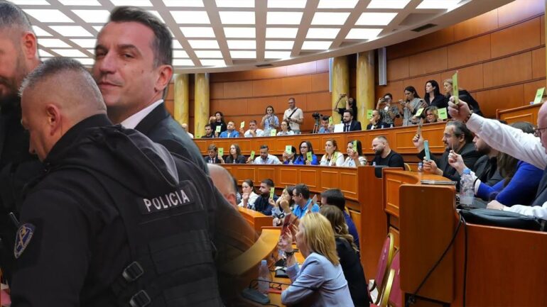 Veliaj, Keshilli Bashkiak