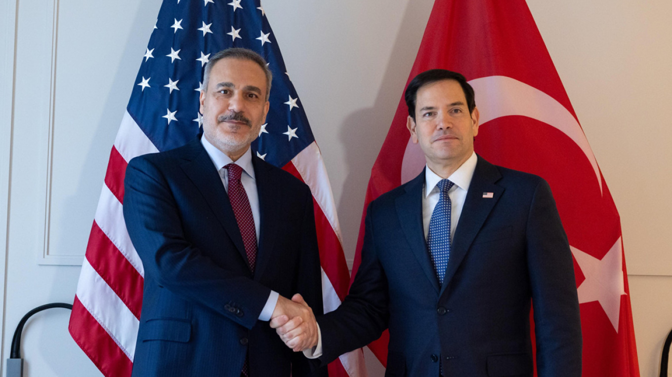 SHBA kërkon nga Turqia të ndalojë importet e energjisë ruse, ja çfarë i kërkuan Vance dhe Rubio Ankarasë zyrtare