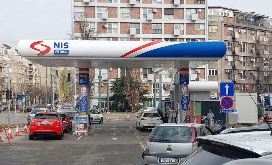 Rusia ofroi të  shpëtojë  Serbinë nga kriza energjetike  Moska nis negociatat me Hungarinë për shitjen e NIS