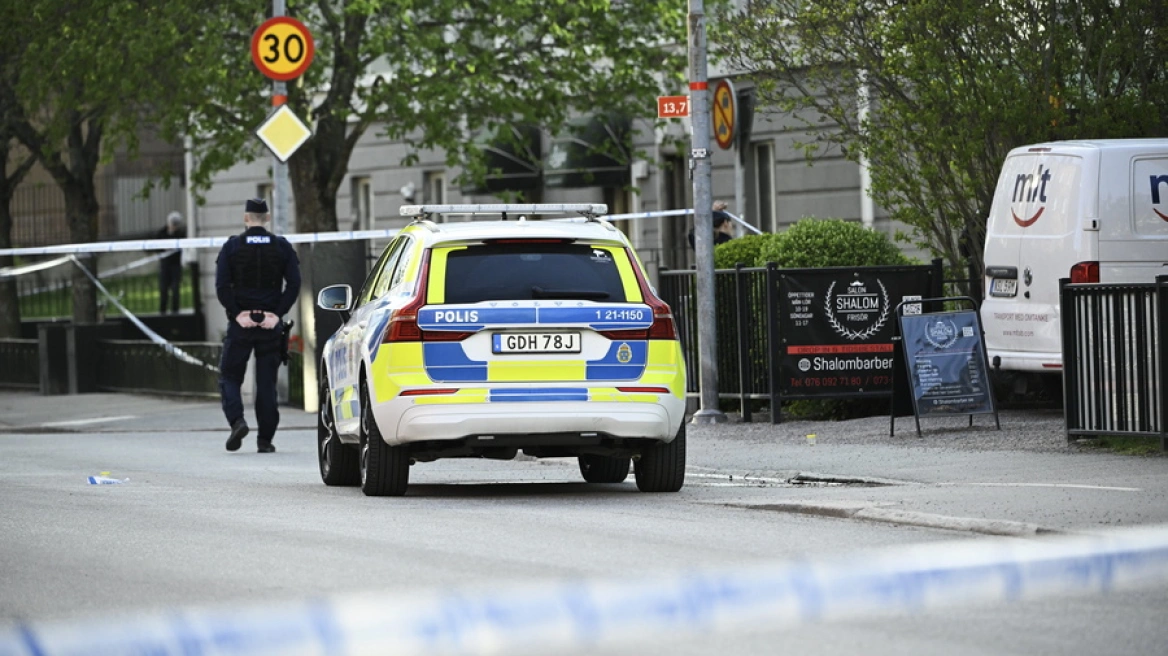 Krim makabër në Suedi  Një person vret me hanxhar një grua  plagos dhe dy të tjerë  Autori 