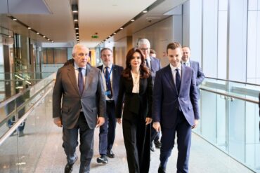 592246548 1408921110600319 2592814407757009915 N