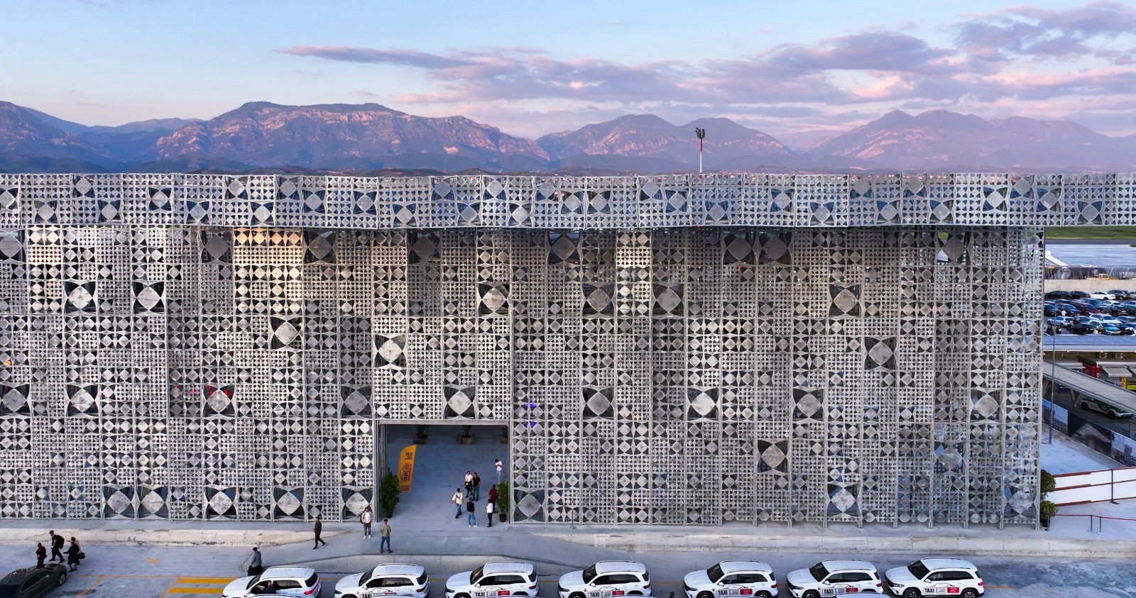 5e81f12a C220 4585 A08c 6143a8939fca