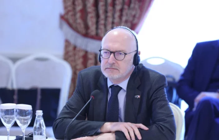 737a87ae 4704 4f5f A2a1 2fd7521c78a6