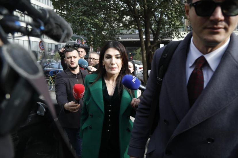  Pagesa fiktive për çibukë e çokollata   BIRN  Manipulime  zhvatje dhe pengmarrje  Grupi kriminal pas  Shqip   