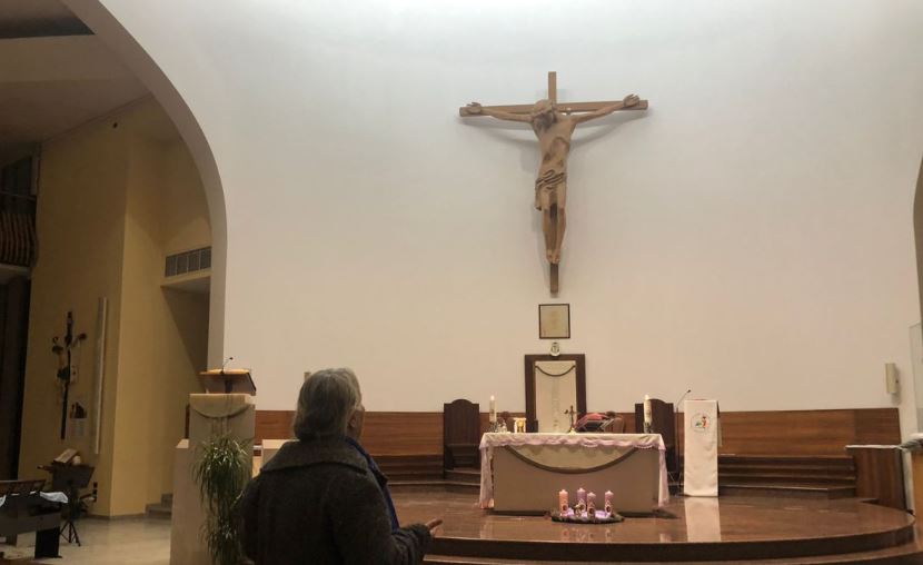 nese-kremtonim-festat-fetare-denoheshim-me-burg-birn-krishtlindjet-ne-nje-vend-ku-zoti-ishte-i-ndaluar