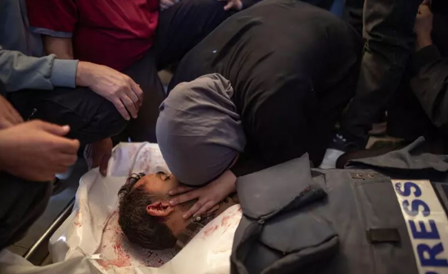 Reporterët pa Kufij  67 gazetarë të vrarë në vitin 2025  gati gjysma e tyre humbën jetën në Gaza