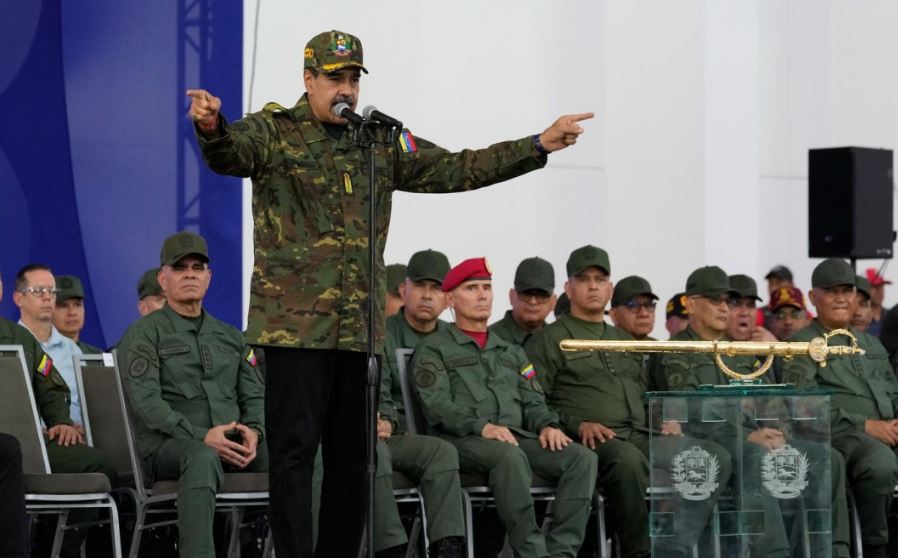 Avionë luftarakë amerikanë mbi Gjirin e Venezuelës  Trump  Ditët e Maduros janë të numëruara