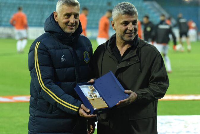 Gvozdenovic Trajneri I Muajit Nentor