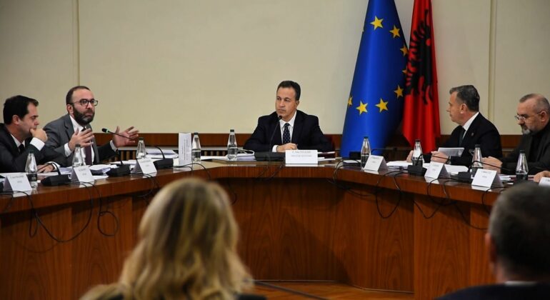 Keshilli I Mandateve 1