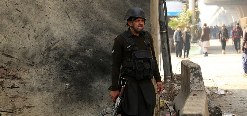 Një polic vritet dhe 6 të tjerë plagosen në një sulm vetëvrasës me bombë në Pakistan