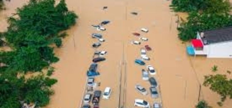 numri-i-te-vdekurve-nga-permbytjet-ne-azi-arrin-ne-1-400-gati-1-000-ende-te-zhdukur-ndihma-dhe-shpetimet-vazhdojne