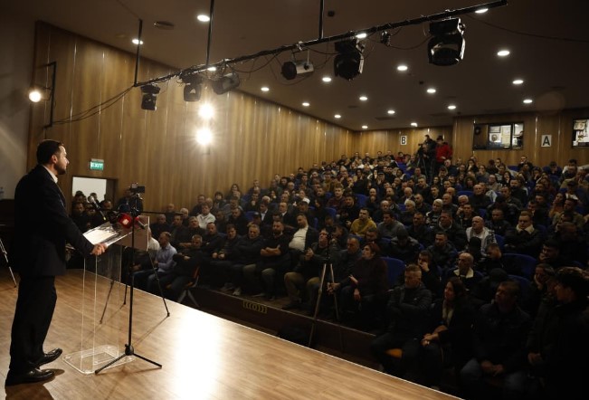 Salianji mbajti dje foltore në Durrës  Nga Korreshi te Mziu  ja si e komentojnë lëvizjen demokratët