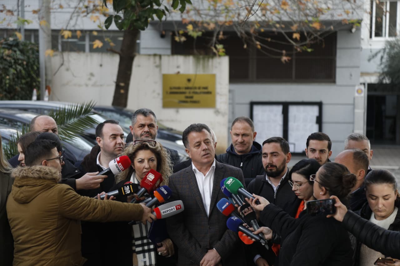 Flamur Noka: Gjykata liroi protestuesit e 22 dhjetorit nga akuzat e sajuara, qeveria teknike zgjidhja më e mirë për vendin