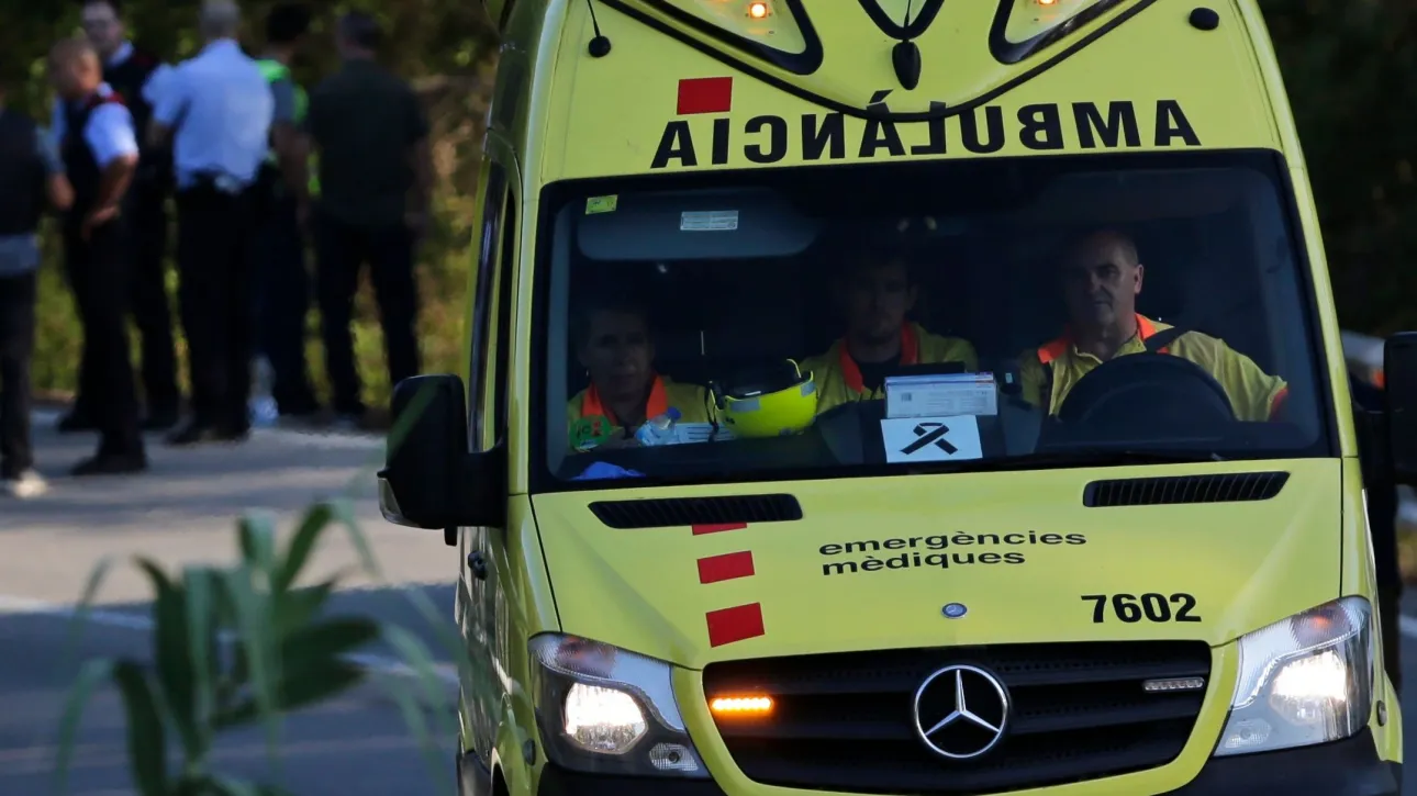 U rrëmbyen nga dallgët në një liqen natyror  tre persona humbin jetën në Tenerife  një tjetër shpëtohet me  masazh kardi   