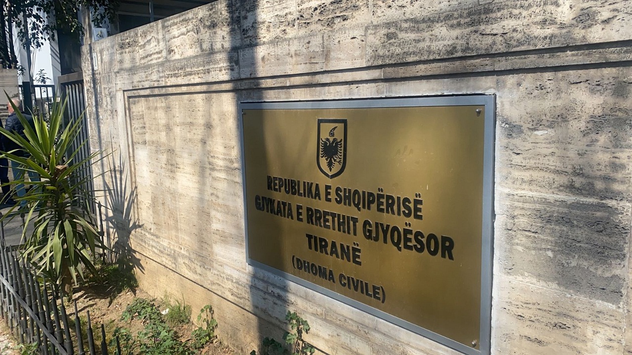 EMRAT/ Shpërndanin drogë në disa zona të Tiranës, gjykata cakton masat e sigurisë për 22 të arrestuarit