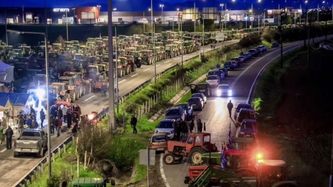 bllokuan-akset-kryesore-dhe-portin-volos-ministri-grek-ftese-per-dialog-fermereve-qeveria-qendron-prane-jush-jeni-prioritet