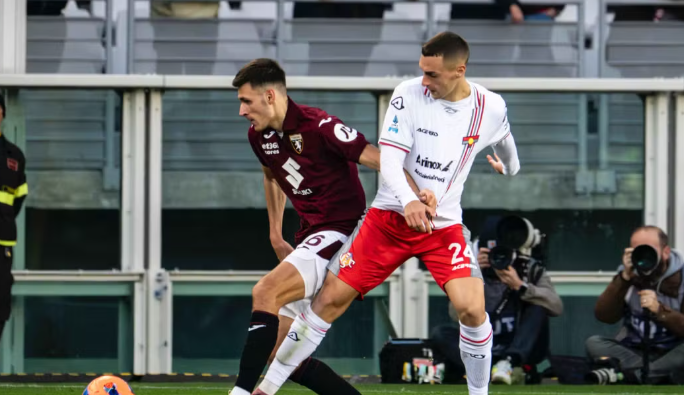 Vendos një gol, Torino triumfon me Ismajlin e Asllanin në fushë