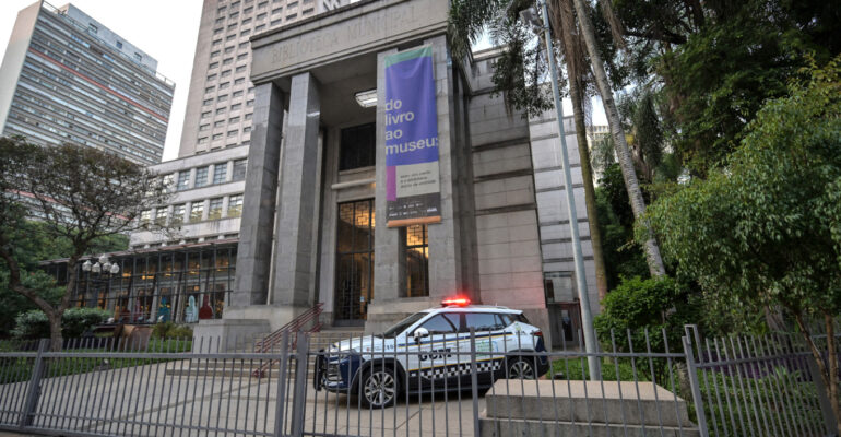 Mario De Andrade Public Library Mak