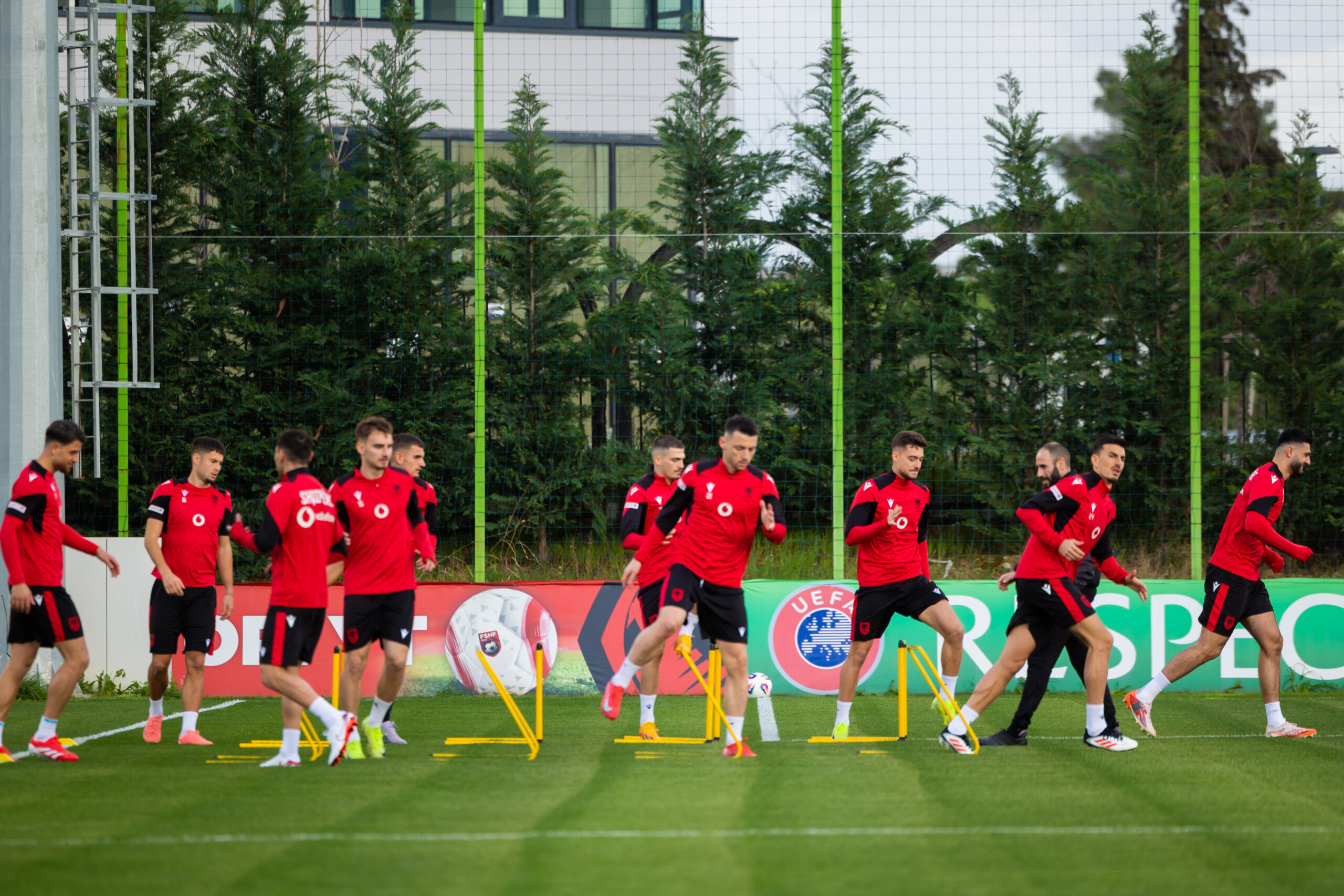 paraqitjet-e-legjionareve-manaj-muci-seferi-dhe-mehmeti-shenojne-gol-medon-berisha-jep-dy-asist-zgjidhet-lojtari-i