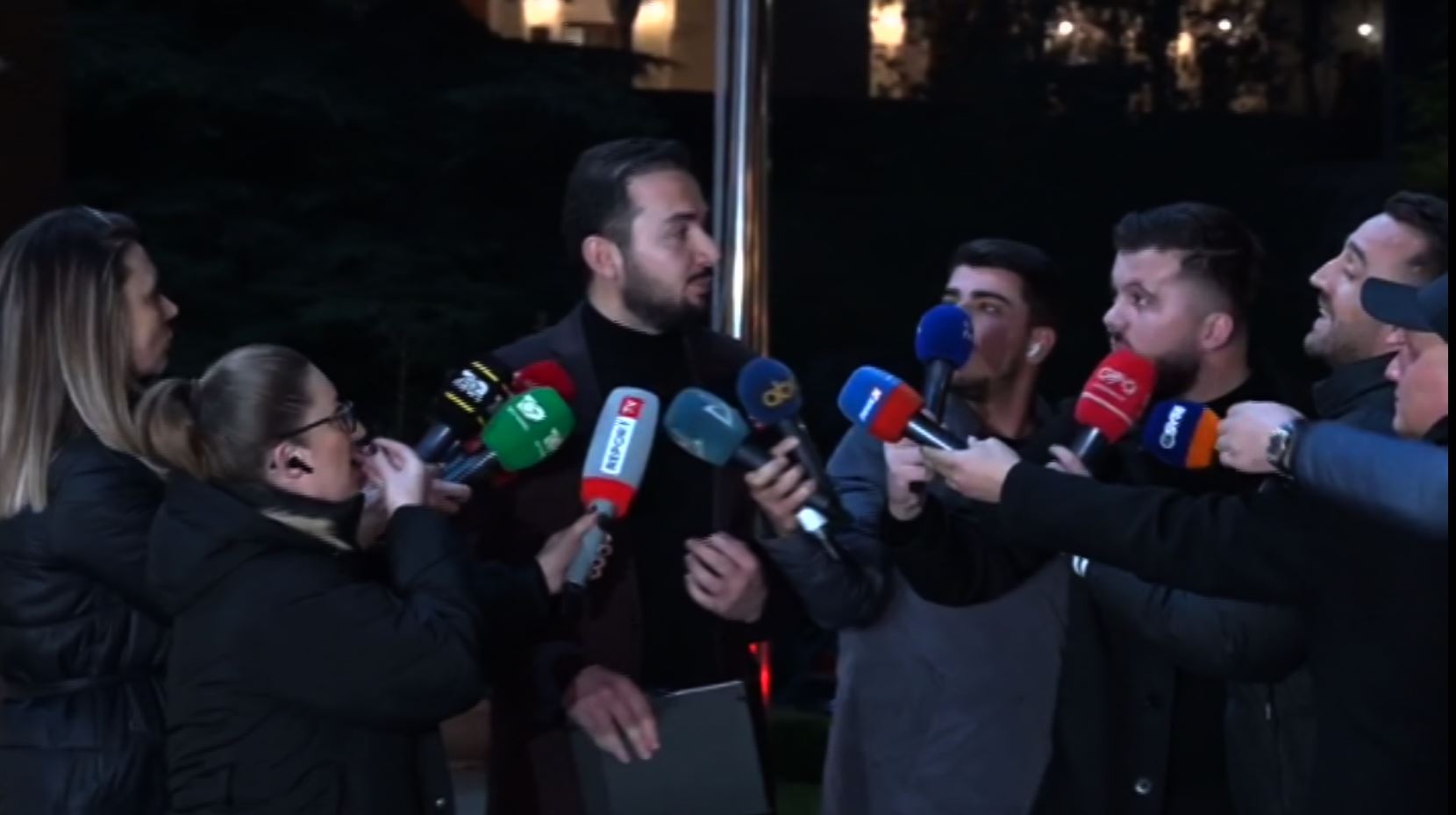 Përfundon mbledhja e Kryesisë së PD  Salianji  Jam i keqardhur që u zhvendos fokusi nga protesta
