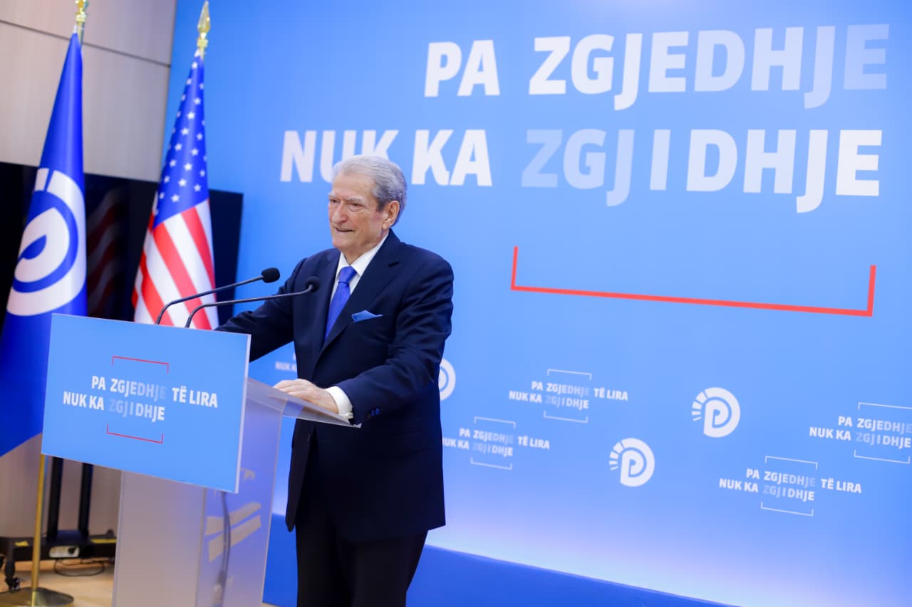 Berisha  Denoncoj zëvendësimin e standardeve me lobime korruptive  Rama kaloi amnistinë fiskale  edhe pse ndërkombëtarët ishin   