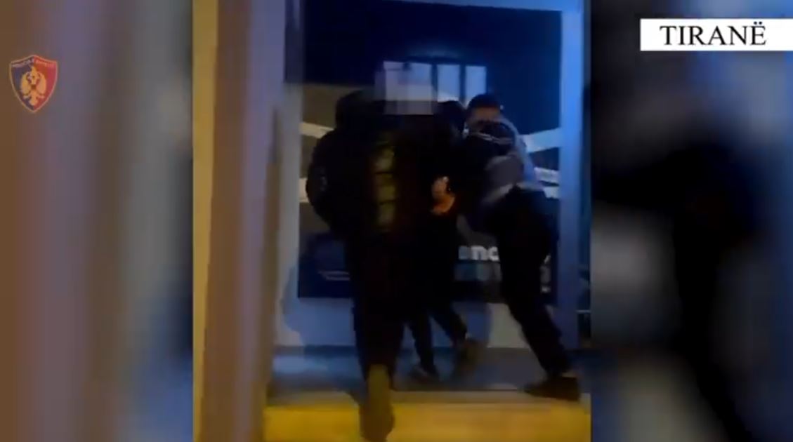 Tiranë  sekuestrohet 1 5 kg lëndë narkotike e ardhur nga Kanadaja  pranga 23 vjeçarit nga Dibra