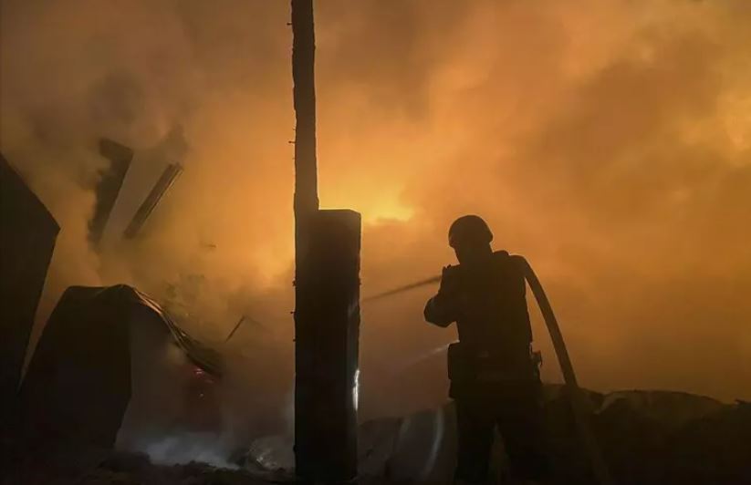 Sulme masive gjatë natës  Rusia godet me dronë disa qytete të Ukrainës  një i vrarë dhe dhjetëra të plagosur