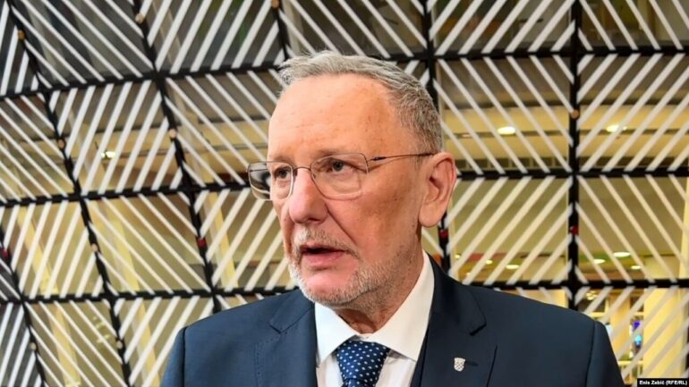 01000000 0aff 0242 68c2 08db36ac5aa9 W1597 N R1 S S