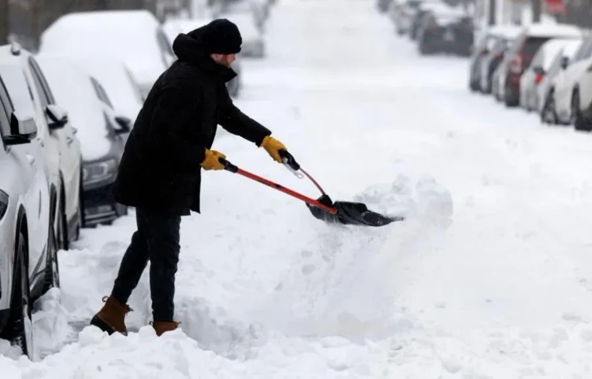 Më shumë se 230  000 banesa e biznese pa energji  Shkon në 85 numri i viktimave nga stuhia e borës që preku SHBA
