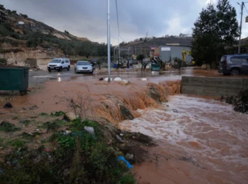 347942 Israel Palestinians Weather F