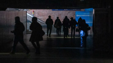 695a9ddf85f540676a5a4d1b