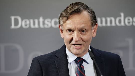 696e05f22030272e411d495d