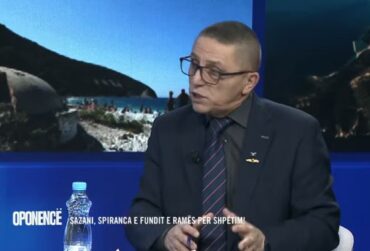 Artur Meçollari Ishulli I Sazanit