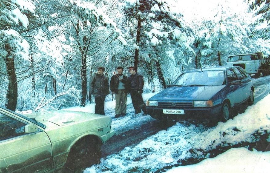  Ngricat vazhdojnë    22 gradë  ushtarët me flluska në duar e këmbë nga të ftohtit  rrugët të bllokuara  nga orteku në Vilë  u   