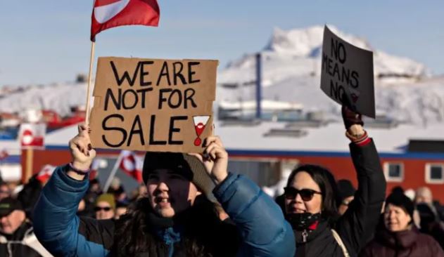 Shtëpia e Bardhë  Trump po diskuton mundësitë për të blerë Groenlandën  Nuk përjashtohet edhe përdorimi i ushtrisë