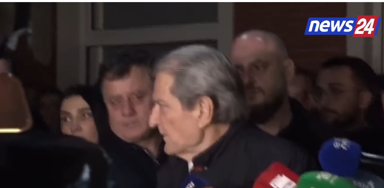  Bravo    Përfundon pas tre orësh protesta e PD  Berisha  Po bëni historinë  ky është popull vigan  Do të mblidhemi sërishR   