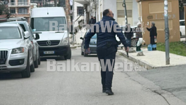 Eralda Mazreku, Vajza Me Shami Që Sfidon Klishetë Mes Artit, Dizajnit Dhe Adrenalinës.00 19 40 06.still006