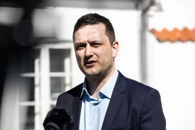 Gettyimages 2211774610 E1745830953929 696x464