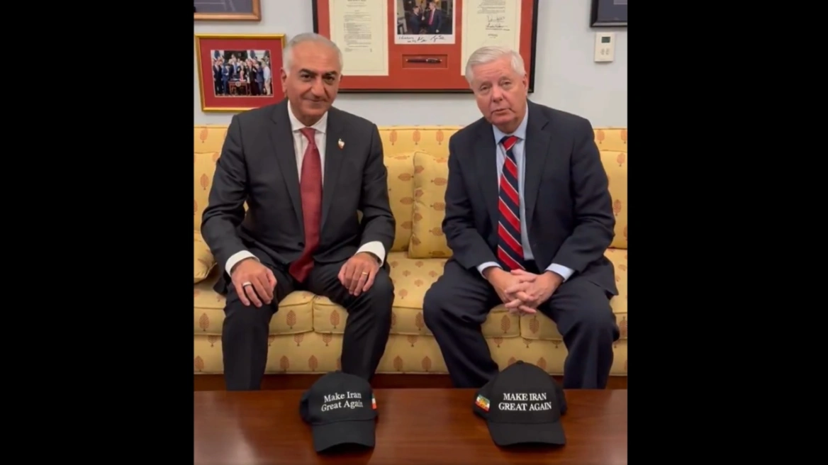 Graham takohet me Princin e Kurorës Iraniane Reza Pahlavi  Dhuratë kapele me sloganin  Bëjeni Iranin të Madh PërsëriR   